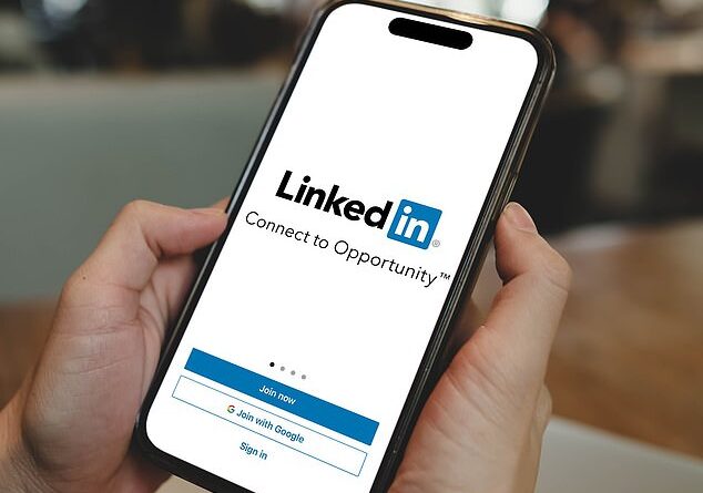 Job seekers are unemployed and eager for a job with a new illegal banner on LinkedIn to show that they are looking for a new job.